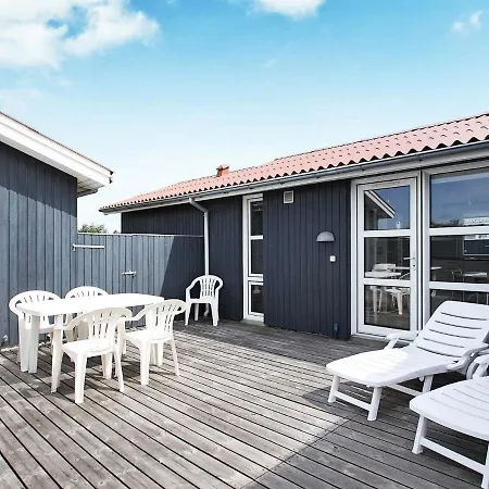 8 Person In Løkken