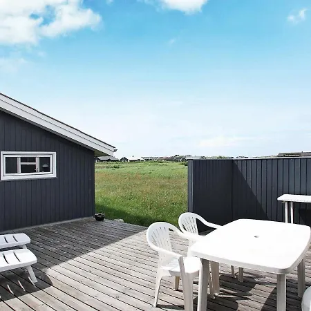 8 Person In * Løkken
