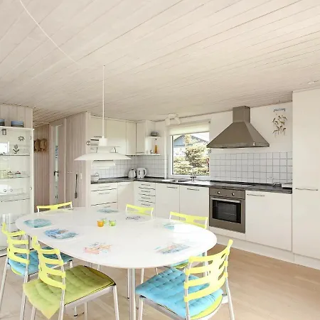 8 Person In Løkken