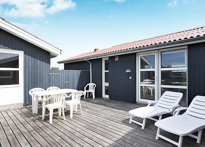 8 Person In Løkken