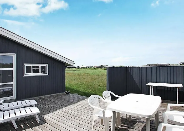 8 Person In * Løkken